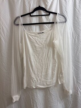 White Bishop Sleeve Long Sleeve Shirt. Size XL.